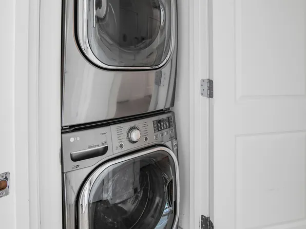 3041 Ocean Avenue image 7 of 17