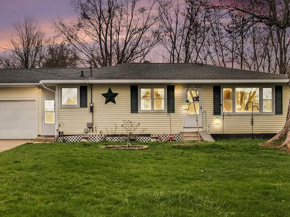 1991 Greenly St SW, Grandville, MI 49418