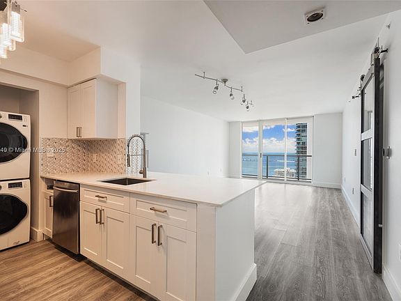 4th image of 1155 Brickell Bay Dr #0000