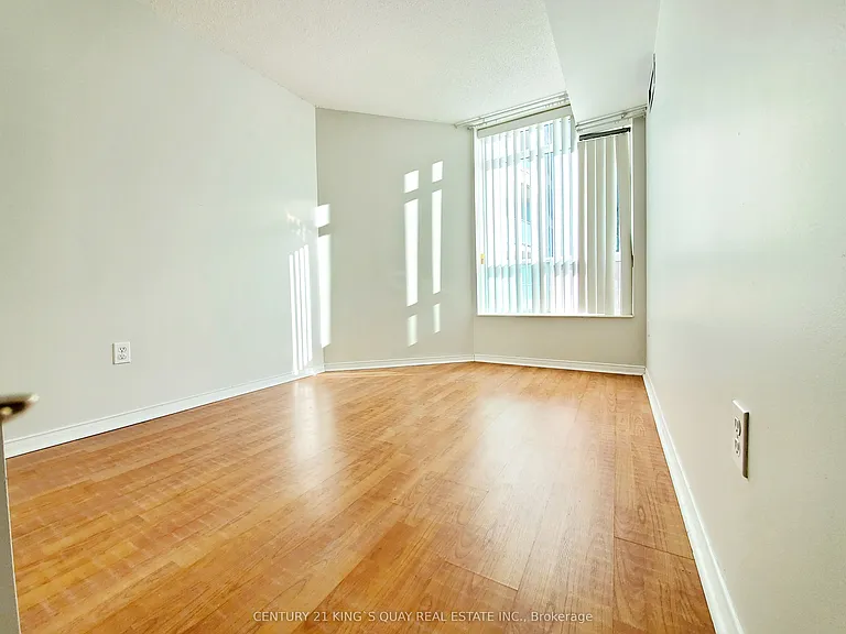 28 Pemberton Ave #500 — Photo 16
