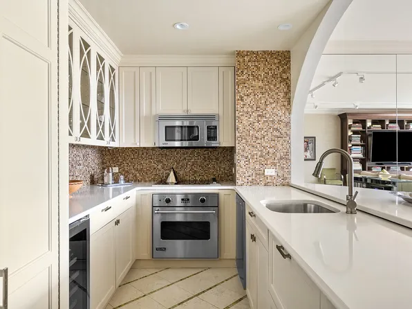 641 5th Avenue image 4 of 9