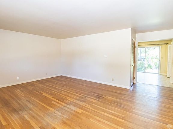 4th image of 1225 Highland Dr