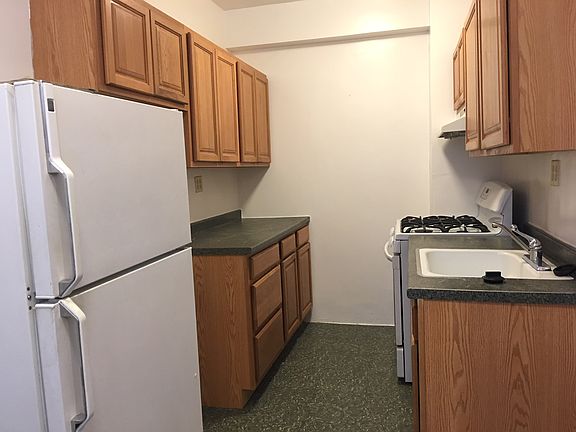 4th image of 1130 Parker St APT 308