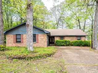 16 Crape Myrtle Pl, Little Rock, AR 72210