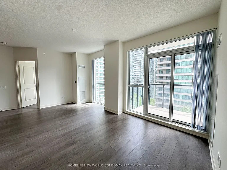 4955 Yonge St #806 — Photo 18
