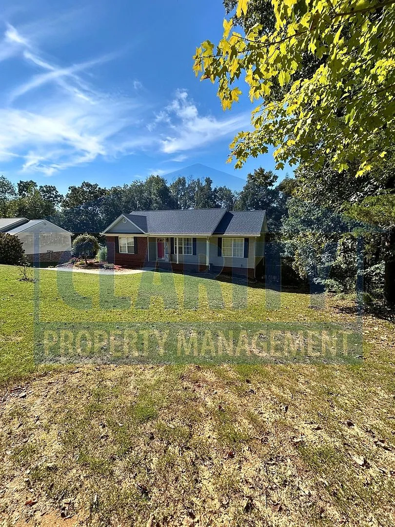 Beautiful 3-bedroom home in a quiet neighborhood! — Photo 1