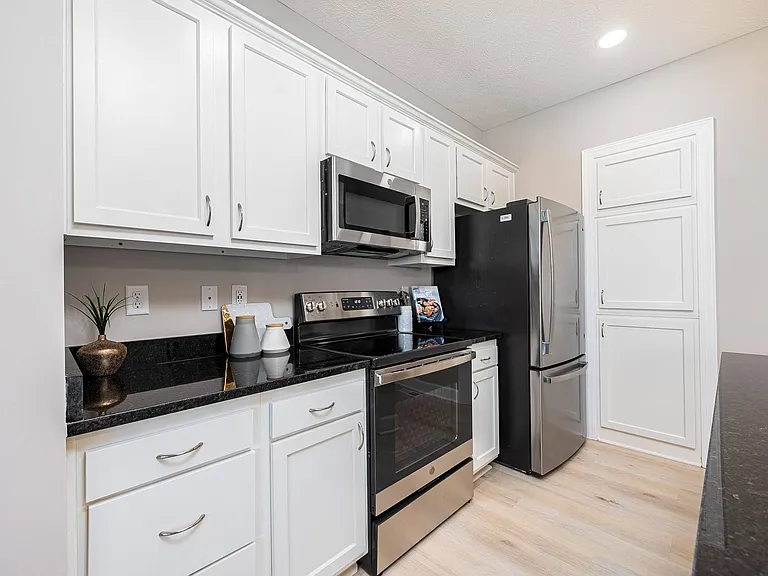 The Strand at Beulah Townhomes — Photo 4