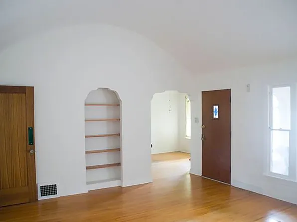 (undisclosed Address), Van Nuys, CA 91405