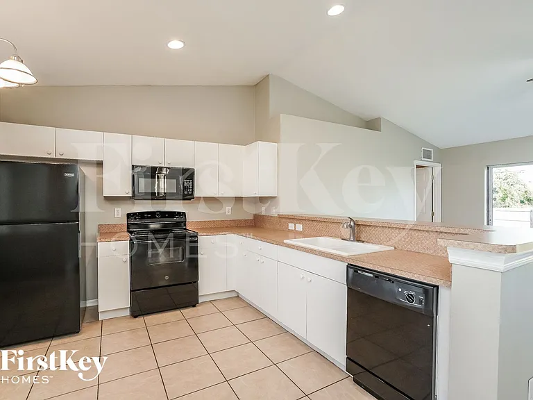4206 25th St SW — Photo 6