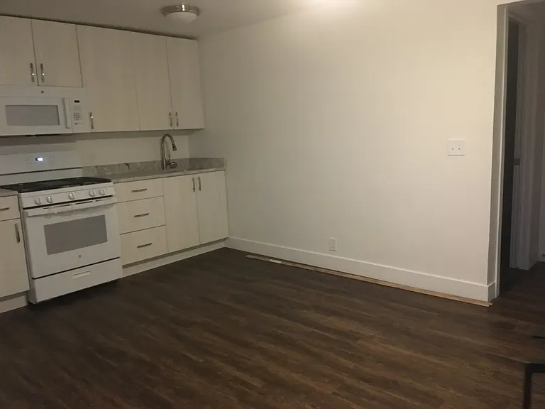 355 S Main St #9 — Photo 3