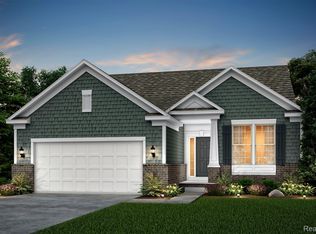 38761 Chasewood Ct, Farmington Hills, MI 48335