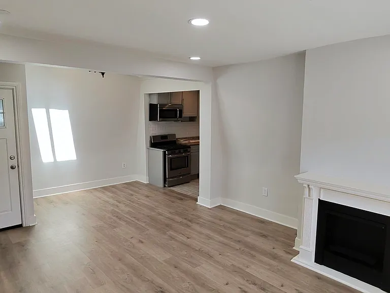 50 Perrin St #3 — Photo 9