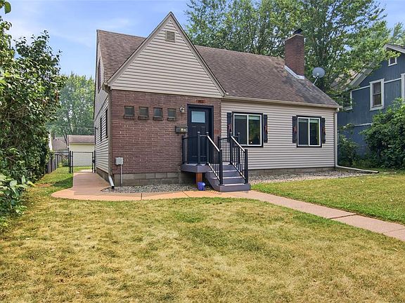 3rd image of 311 W Spruce Street
