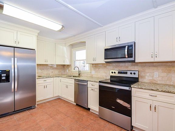 5th image of 1523 Lenox Ave