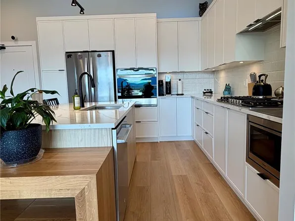1810 Selenite Pl #614, Langford, BC V9B 7E2