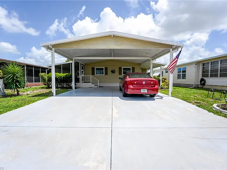 953 Bunker Hill Dr — Photo 1