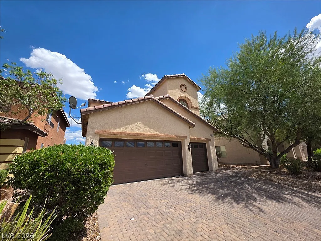 4 bed, 3.0 bath, 3134 sqft, $4,200 — Photo 2