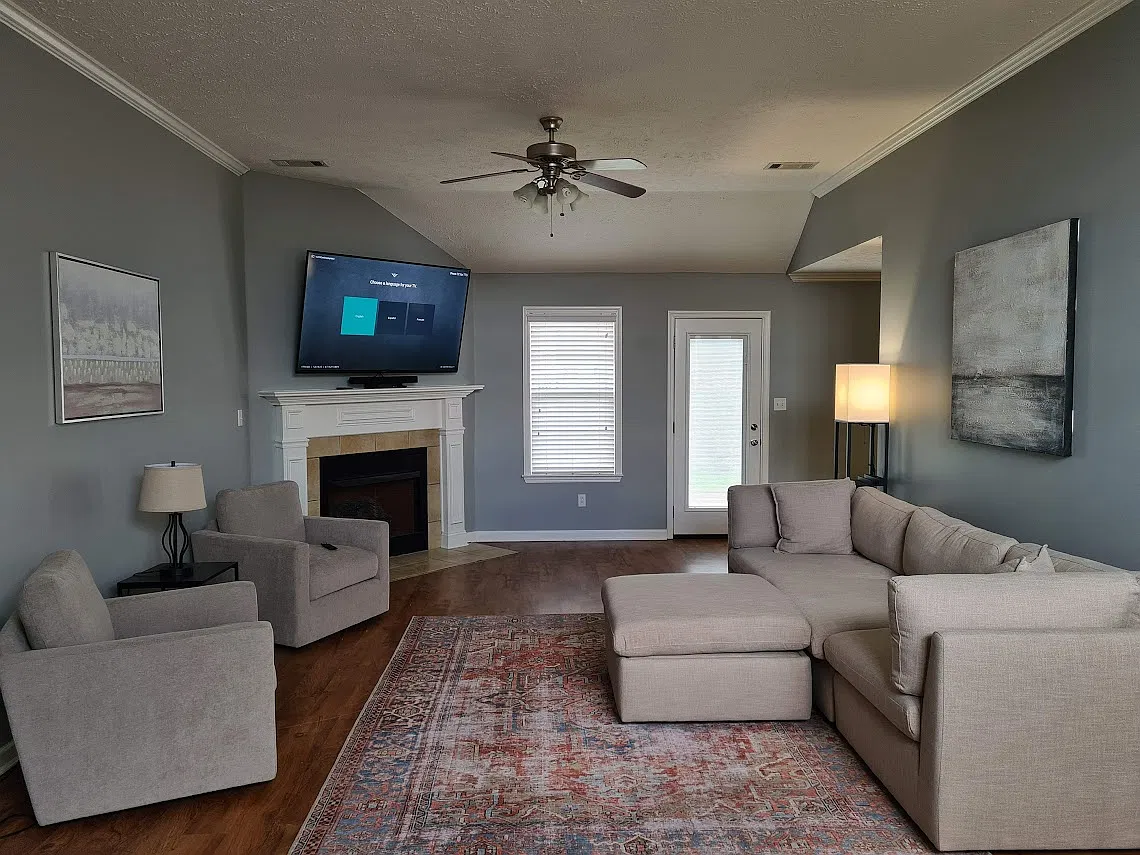 3 bed, 1563 sqft, $5,400 — Photo 3
