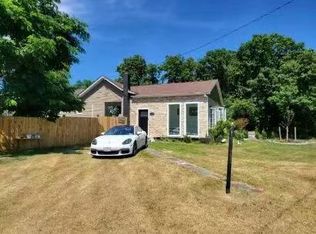 137 Dogwood Rd, Mastic Beach, NY 11951