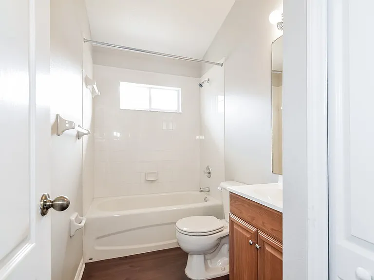 812 Lesa Glen Pl — Photo 14