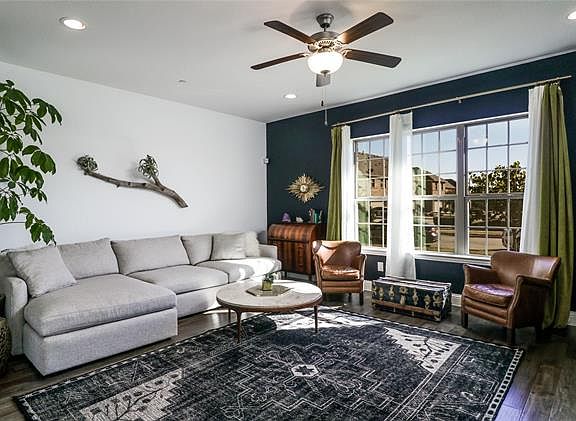 4th image of 2432 Jameson Ln