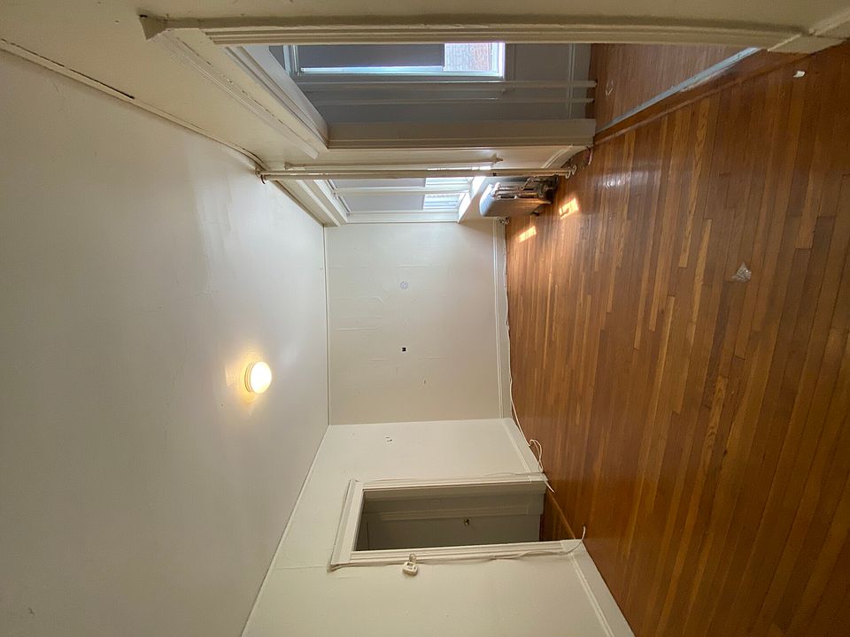 1st image of 235 Park Dr APT 5