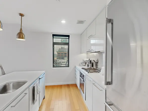 11-02 49th Avenue image 7 of 15