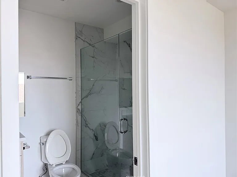 1245 N New Hampshire Ave #5 — Photo 9