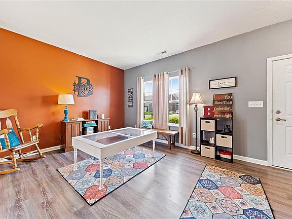 4th image of 7812 Housefinch Ln