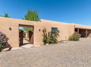 25 Vereda Corta, Santa Fe, NM 87507