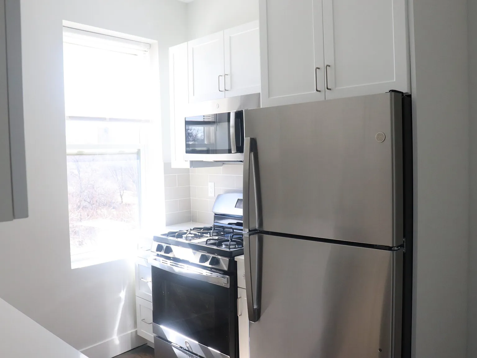 Studio, 300 sqft, $2,800 — Photo 3