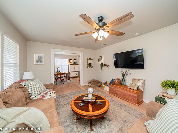 4th image of 1404 Park Ln
