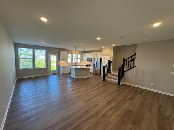 12845 Sawyer Ln, Rogers, MN 55374