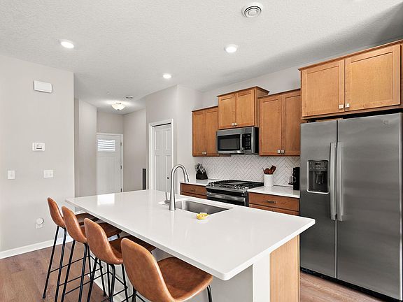 4th image of 2920 Kepler Ave