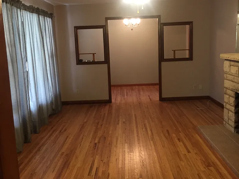 2634 N Clarence Ave — Photo 23