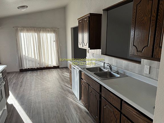 3rd image of 2620 Cliffside Dr