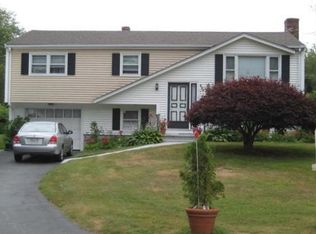 105 Tennyson Dr, Swansea, MA 02777