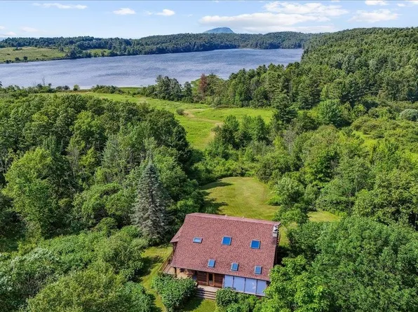 320 Lost Nation Road, Essex, VT 05452