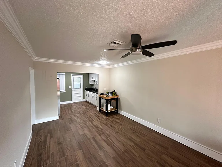 61 NW 35th St #2 — Photo 31