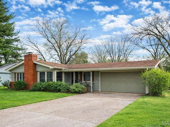 208 Todd Ln, Belleville, IL 62221