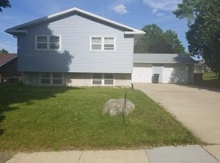 4218 Spruce Hills Dr #1, Cedar Falls, IA 50613