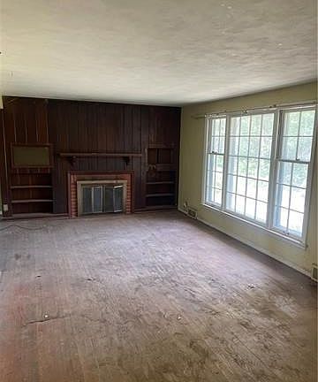 5th image of 9808 Richmond Ave