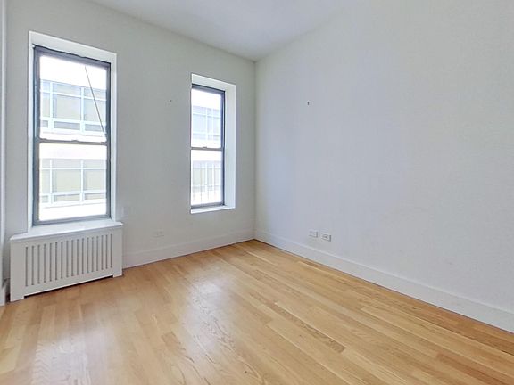 3rd image of 58 Elizabeth St #21