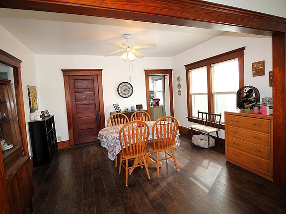 3rd image of 511 Canton St