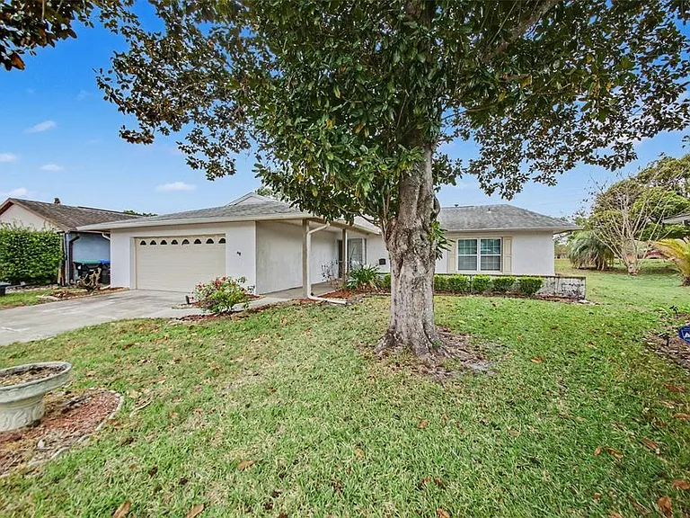 5033 Loyola Ln — Photo 4