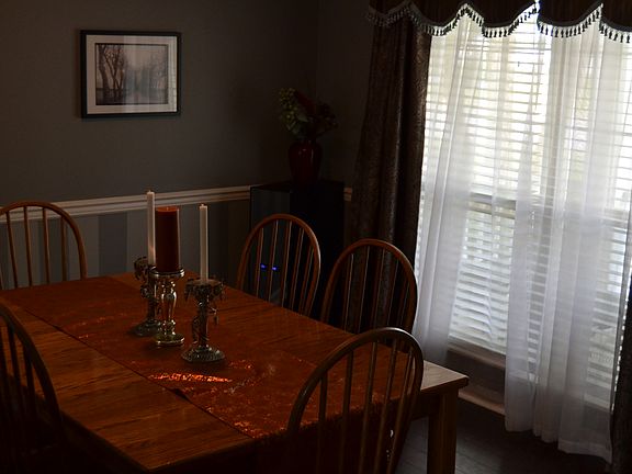 2nd image of 8128 Robins Nest Ln