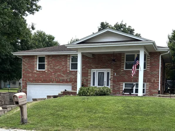 511 Sycamore St, Pittsfield, IL 62363