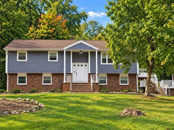 157 Magee Rd, Ringwood Boro, NJ 07456