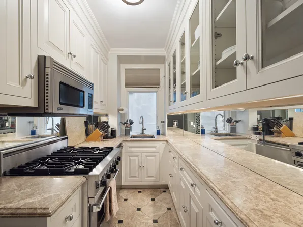 125 East 74th Street image 5 of 9