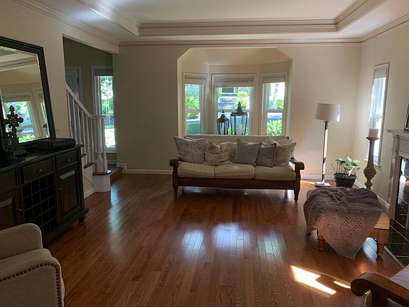 3rd image of 5074 Blackhawk Dr